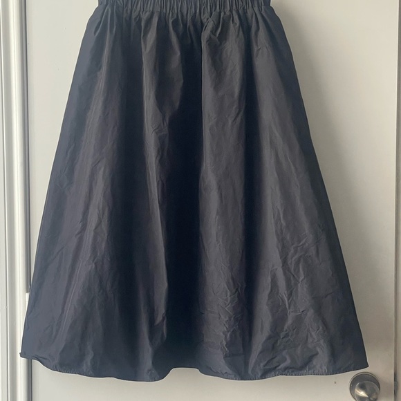 H&M Classic Black A-Line Skirt - Picture 4 of 6